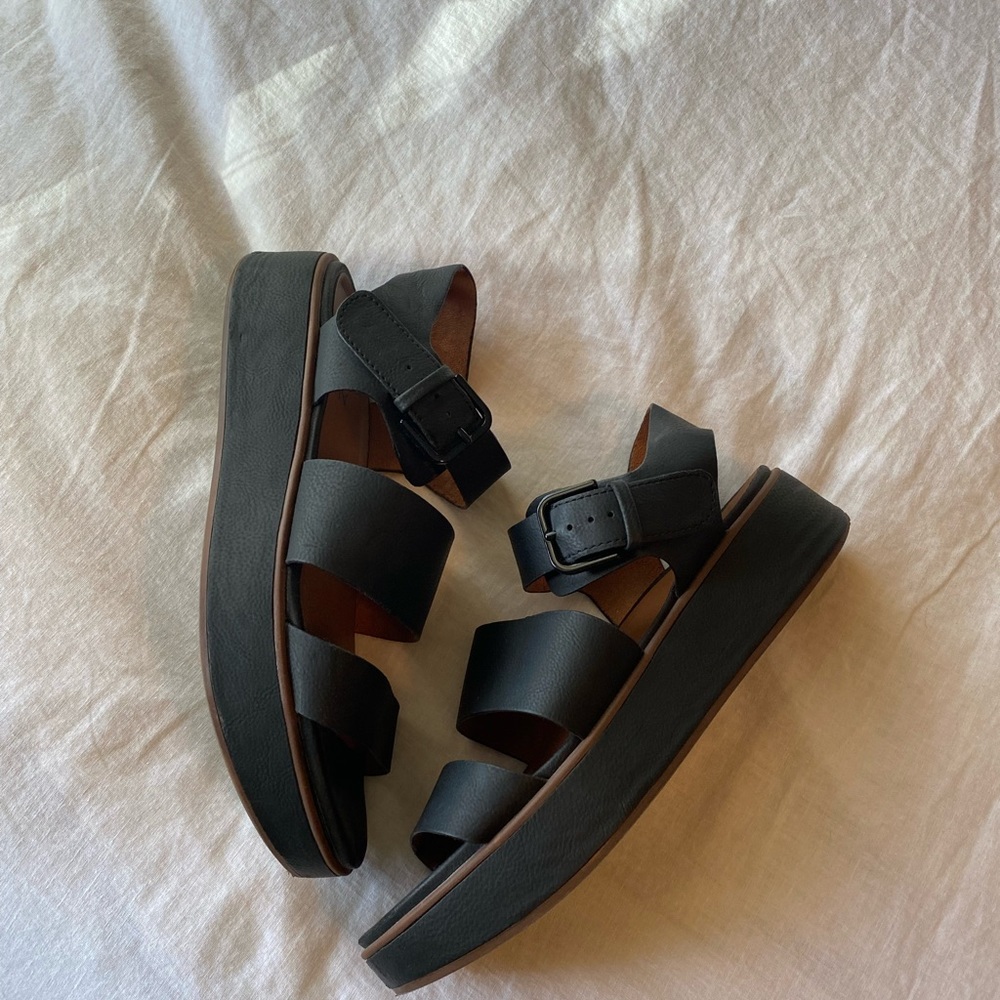 Black Platform Sandals